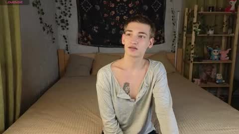 Snapshot of nick_win chatting on 10.21.25 Nick online show from 10.21.25