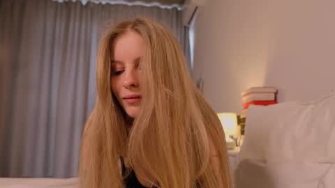 Nicka Cherie online show from 04.10.26