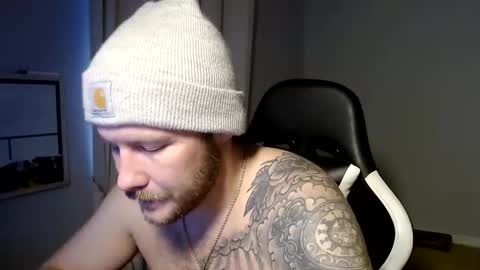 Snapshot of nickandmeg chatting on 12.26.24 Cakedcouple OF - Yourtattedcutie qurlynfit online show from 12.26.24