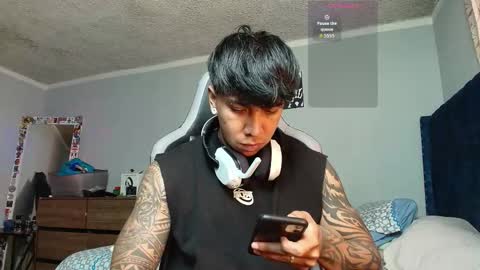 Snapshot of nickhot0609 chatting on 10.13.25 Nickhot0609 online show from 10.13.25