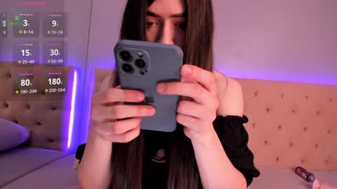 Nickie online show from 12.26.24