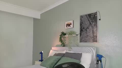 NICKI FOX  online show from 10.11.25