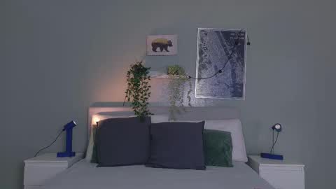 NICKI FOX  online show from 11.28.25