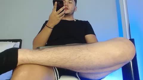 Snapshot of nickk_hills chatting on 03.24.26 nickk_hills online show from 03.24.26