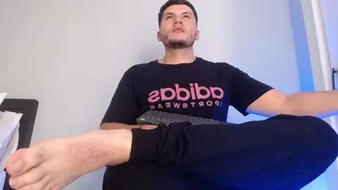 Snapshot of nickk_hills chatting on 03.25.26 nickk_hills online show from 03.25.26