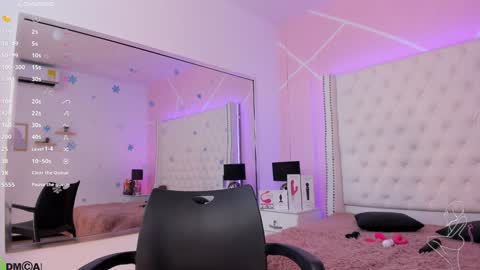 Snapshot of nickky_thompson chatting on 01.18.25 nickky online show from 01.18.25