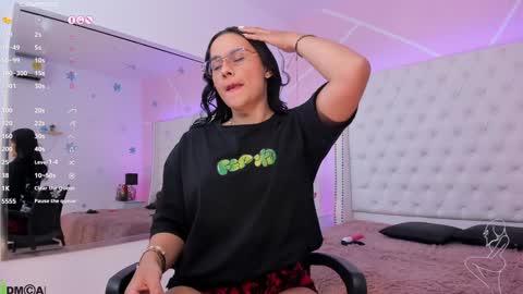 Snapshot of nickky_thompson chatting on 01.22.25 nickky online show from 01.22.25