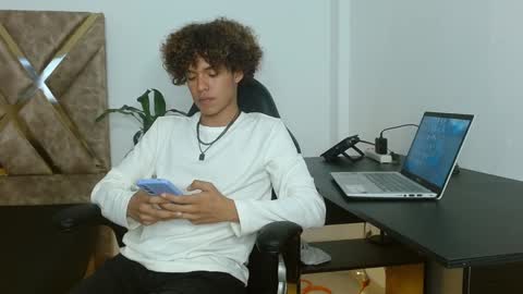 Snapshot of nickolas_moon chatting on 01.30.25 Nickolas Muoz online show from 01.30.25