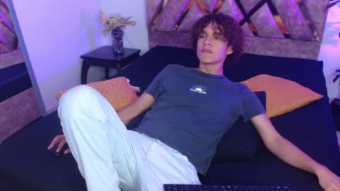 Snapshot of nickolas_moon chatting on 02.01.25 Nickolas Muoz online show from 02.01.25