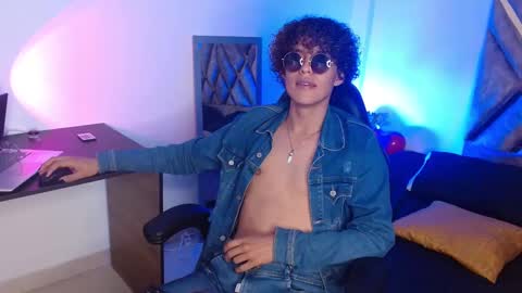 Snapshot of nickolas_moon chatting on 02.21.25 Nickolas Muoz online show from 02.21.25