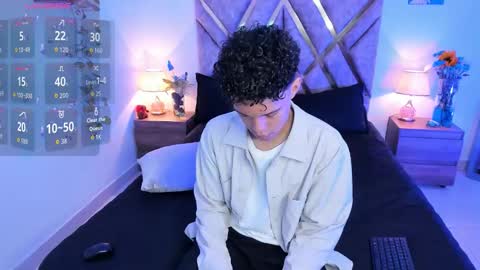 Snapshot of nickolas_moon chatting on 09.25.25 Nickolas Muoz online show from 09.25.25