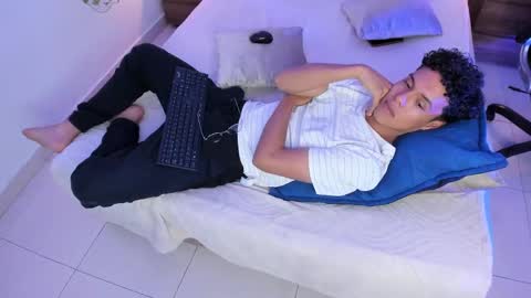 Snapshot of nickolas_moon chatting on 10.15.25 Nickolas Muoz online show from 10.15.25