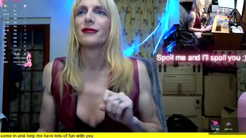 Snapshot of nicktu52 chatting on 02.25.25 nicktuuk online show from 02.25.25