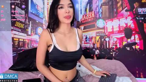 Snapshot of nicky_1824 chatting on 09.23.25 NICKY online show from 09.23.25