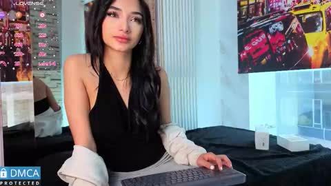 Snapshot of nicky_1824 chatting on 09.26.25 NICKY online show from 09.26.25