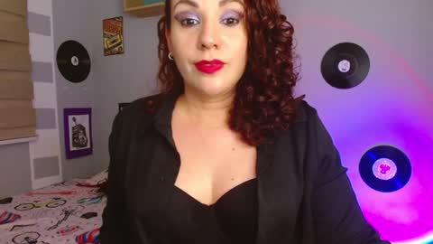Snapshot of nicky_lucy_m chatting on 01.09.25 lucy online show from 01.09.25