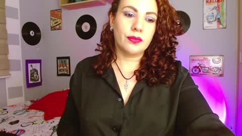 Snapshot of nicky_lucy_m chatting on 01.28.25 lucy online show from 01.28.25