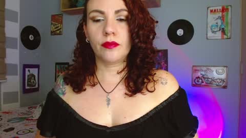 Snapshot of nicky_lucy_m chatting on 01.28.25 lucy online show from 01.28.25