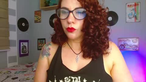 Snapshot of nicky_lucy_m chatting on 02.12.25 lucy online show from 02.12.25