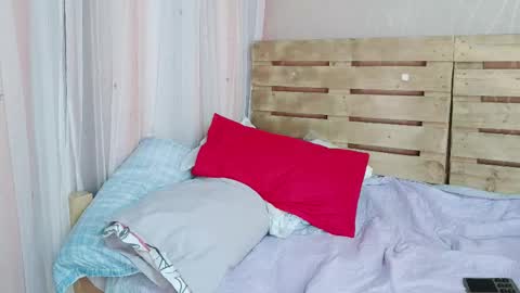 Snapshot of nicky_oli chatting on 02.15.25 nicky_oli online show from 02.15.25