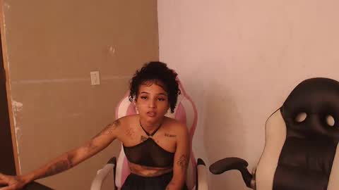 Snapshot of nicky_teem chatting on 10.11.25 nicky_teem online show from 10.11.25