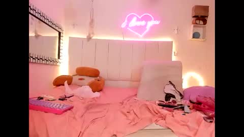 Snapshot of nicky_teem chatting on 10.23.25 nicky_teem online show from 10.23.25