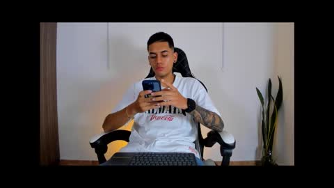 Snapshot of nickyblazze_ chatting on 10.01.25 Nicky  online show from 10.01.25