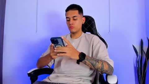 Snapshot of nickyblazze_ chatting on 10.02.25 Nicky  online show from 10.02.25