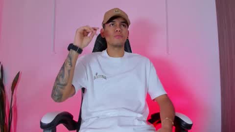 Snapshot of nickyblazze_ chatting on 10.11.25 Nicky  online show from 10.11.25