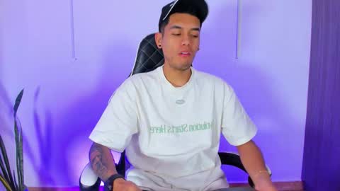 Snapshot of nickyblazze_ chatting on 10.13.25 Nicky  online show from 10.13.25