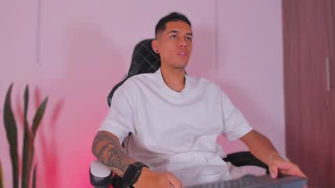 Snapshot of nickyblazze_ chatting on 10.18.25 Nicky  online show from 10.18.25