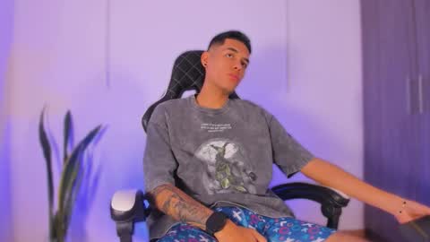 Snapshot of nickyblazze_ chatting on 10.24.25 Nicky  online show from 10.24.25