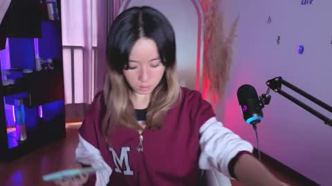 Snapshot of nickywindsor chatting on 10.20.25 Nicky online show from 10.20.25