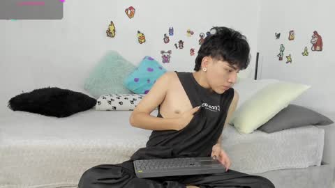 Snapshot of nico_nico_xd chatting on 01.28.25 Nico online show from 01.28.25