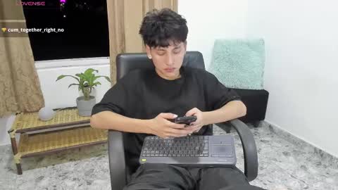 Snapshot of nico_nico_xd chatting on 02.13.25 Nico online show from 02.13.25