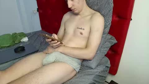 Snapshot of nicodavis chatting on 09.28.25 nicodavis online show from 09.28.25