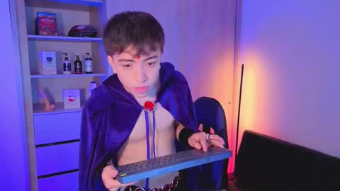 Nicolas online show from 10.24.25