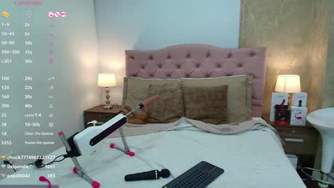 Nicol Alvarez online show from 02.08.25