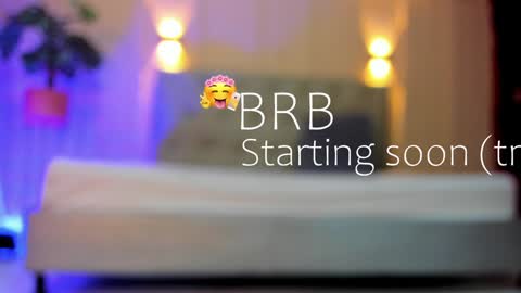 Snapshot of nicol_snow chatting on 12.28.24 Your baby Nicol online show from 12.28.24