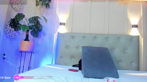 Snapshot of nicol_snow chatting on 12.29.24 Your baby Nicol online show from 12.29.24