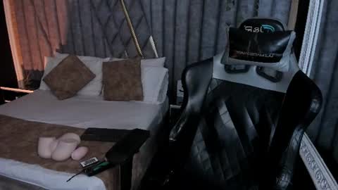 Snapshot of nicolaikarav chatting on 07.18.26 Nicolai online show from 07.18.26