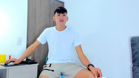 nicolastorres__ online show from 11.05.25