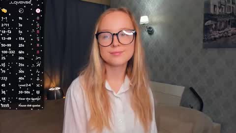 Nicoletta online show from 10.27.25