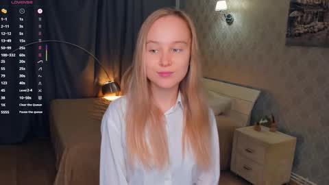 Nicoletta online show from 11.08.25