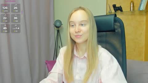 Nicoletta online show from 11.25.25