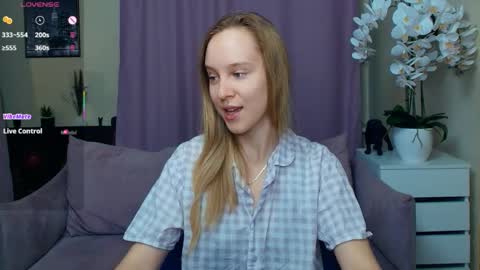 Nicoletta online show from 03.27.26