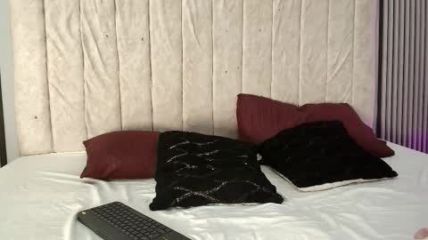 nicole_and_thiago online show from 09.21.25