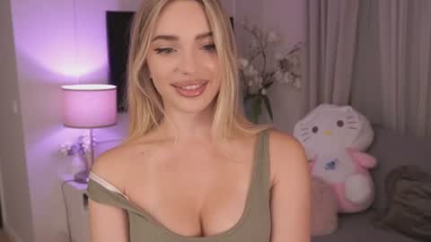 Nicole online show from 07.04.26