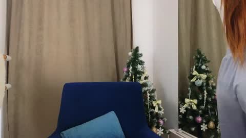 Snapshot of nicole_broown chatting on 12.21.24 Nicole online show from 12.21.24