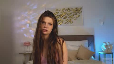 Nicole online show from 10.08.25